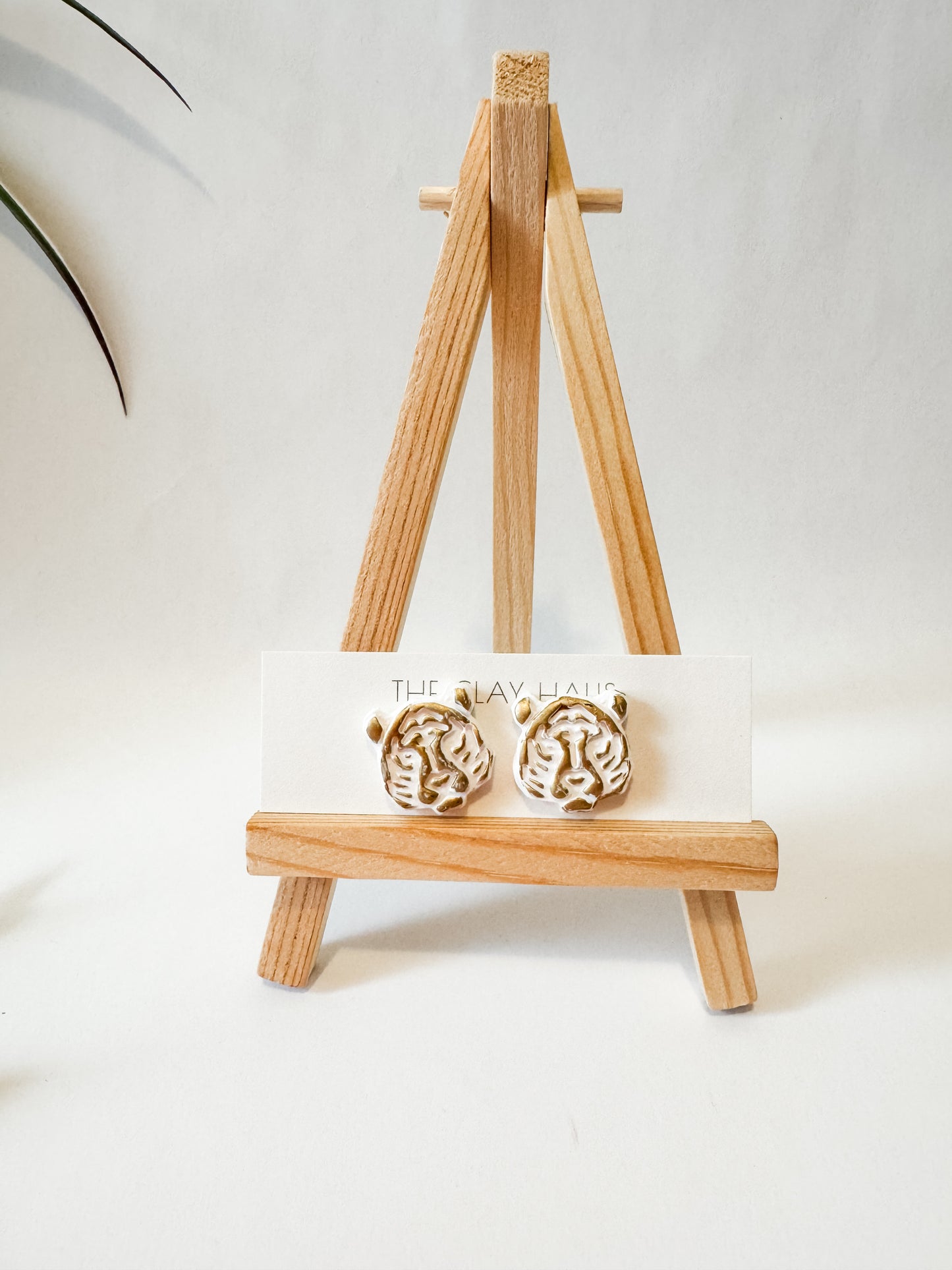 White Tiger Gold Stud