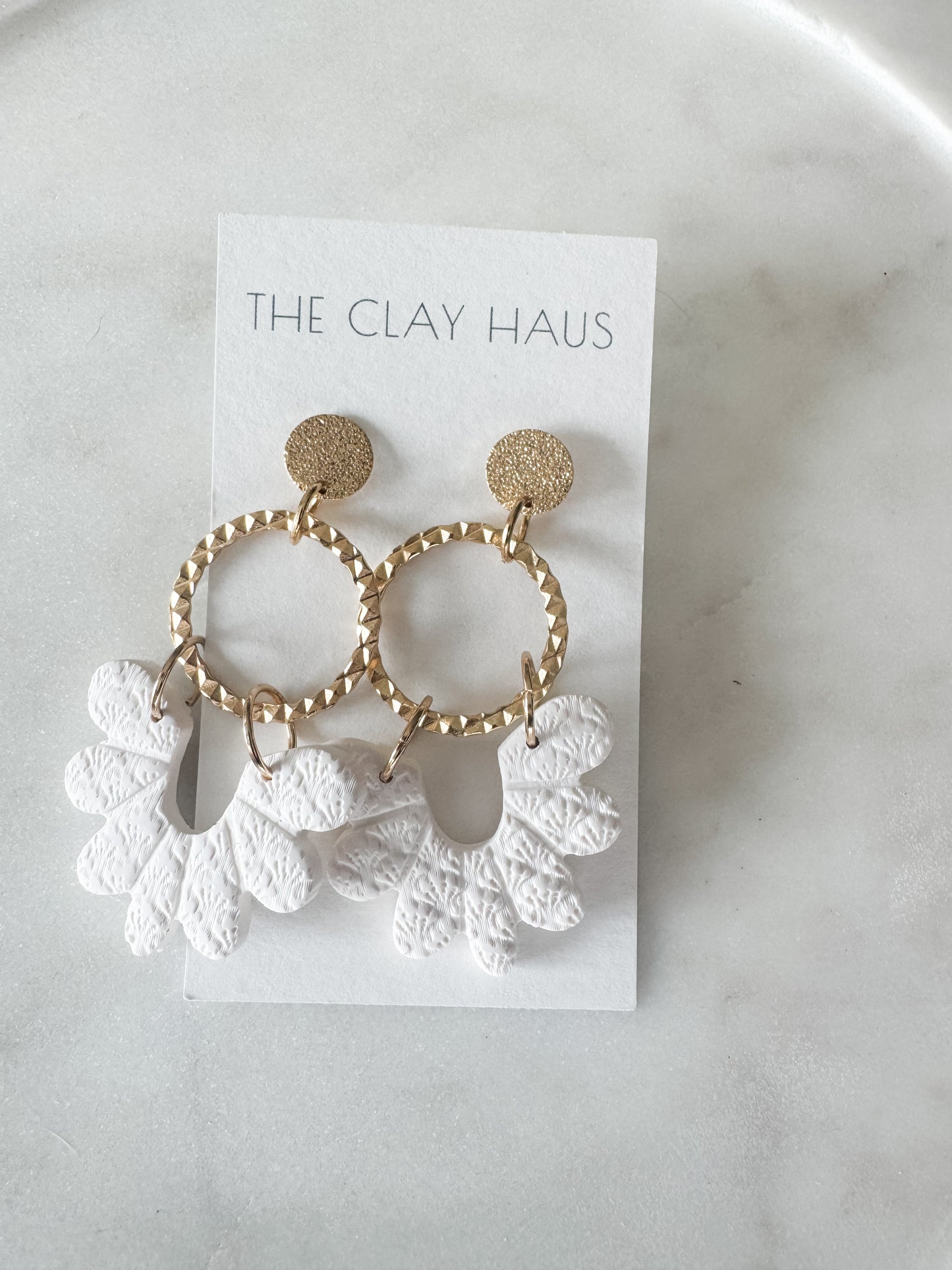 Textured White Scalloped Gold