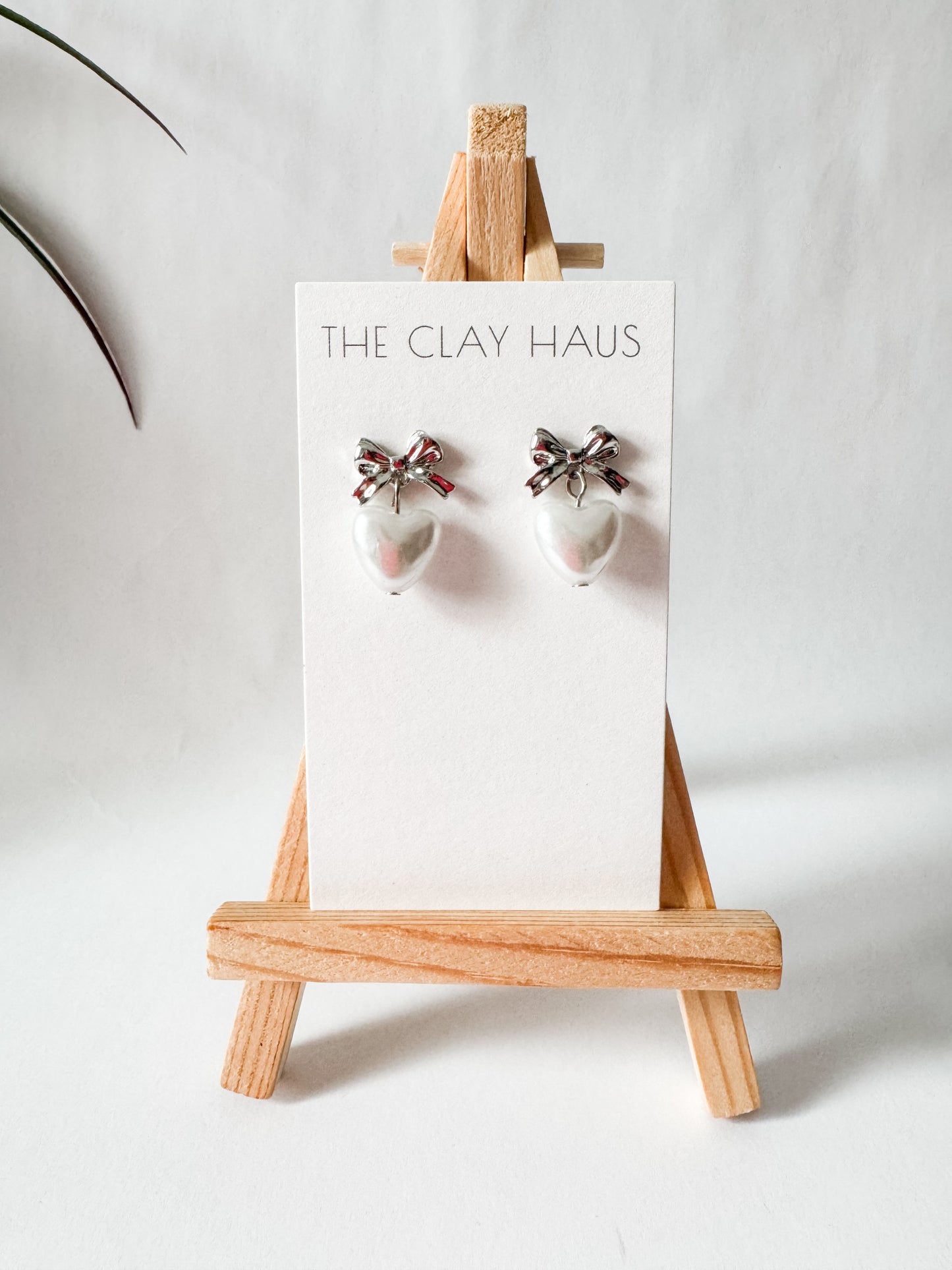 Bow Pearl Heart Drop