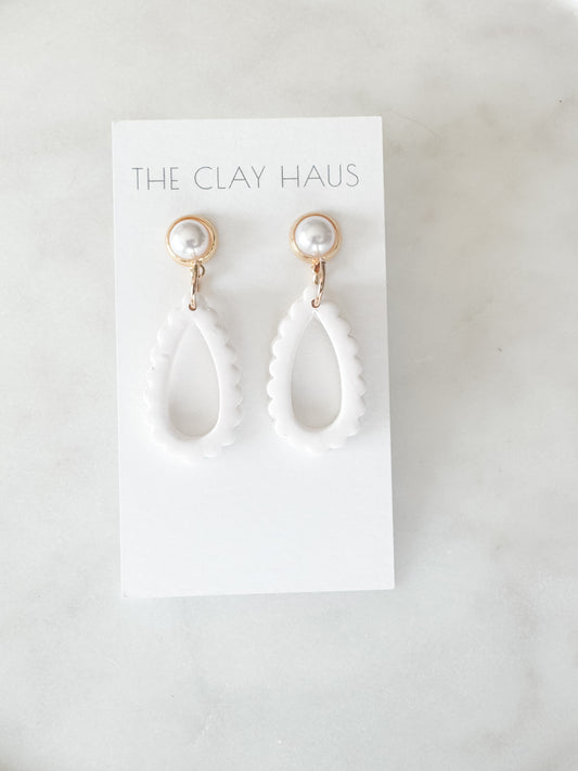Scalloped Teardrop Pearl